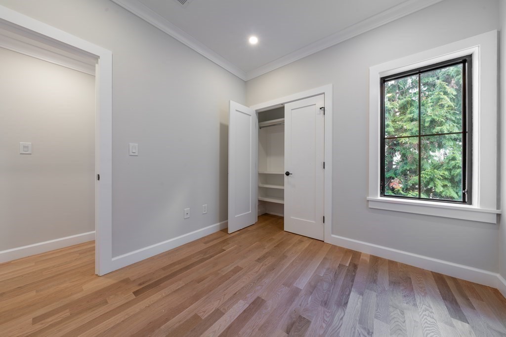 49 Webster Ave # 1