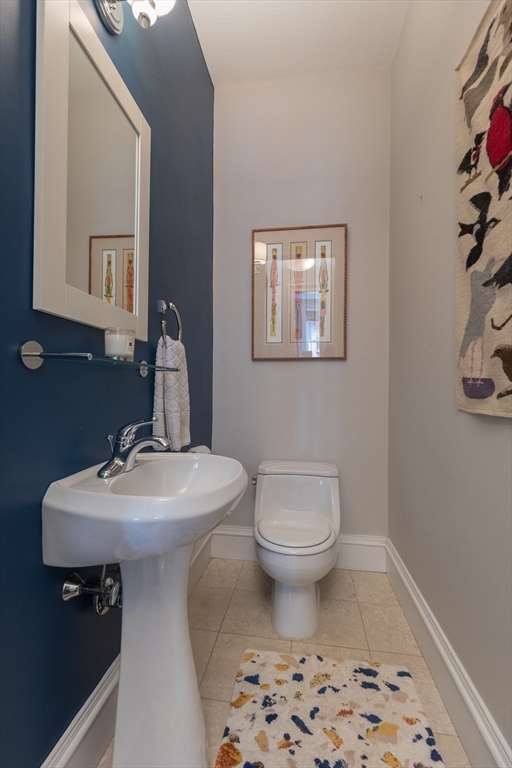 476 Massachusetts Ave # 2