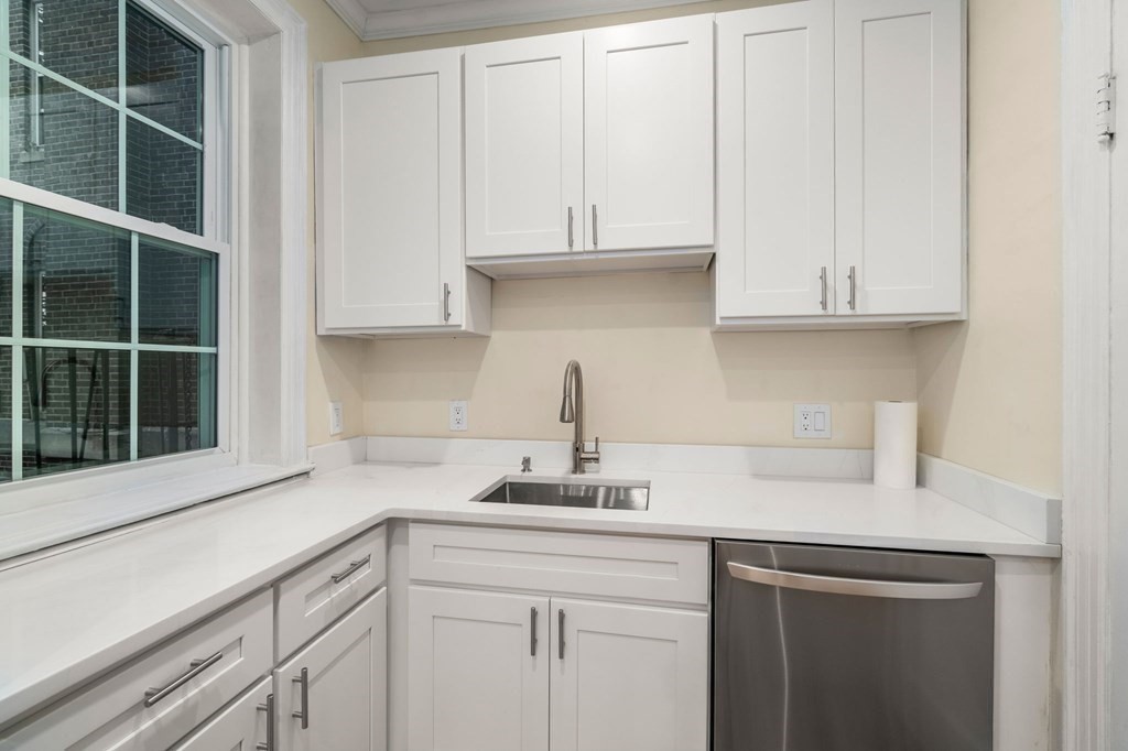 205 Mt Auburn St # 1A