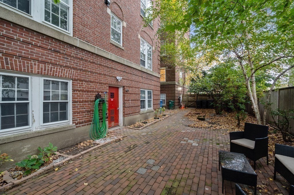 205 Mt Auburn St # 1A