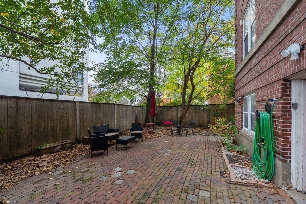 205 Mt Auburn St # 1A