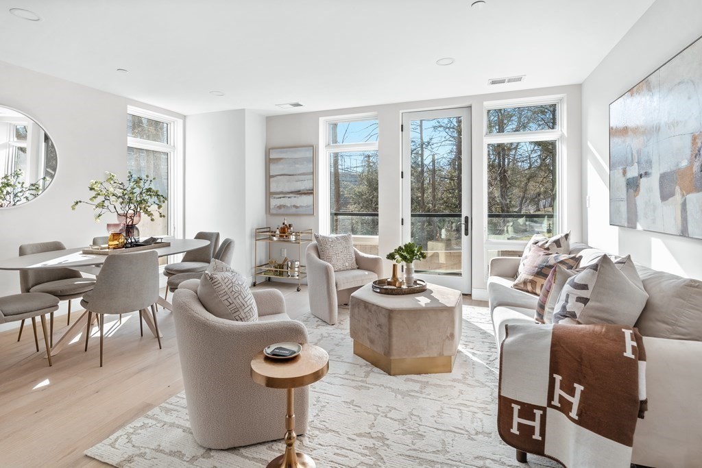 20 Kinmonth Rd # 108