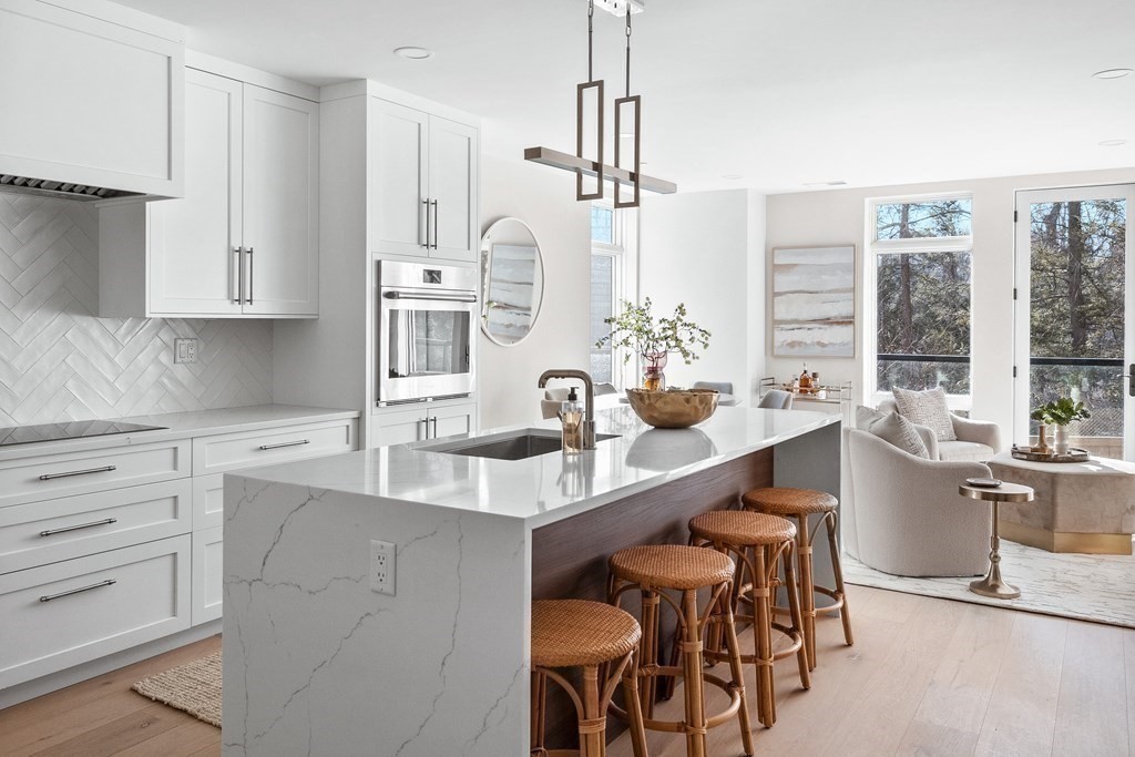 20 Kinmonth Rd # 108