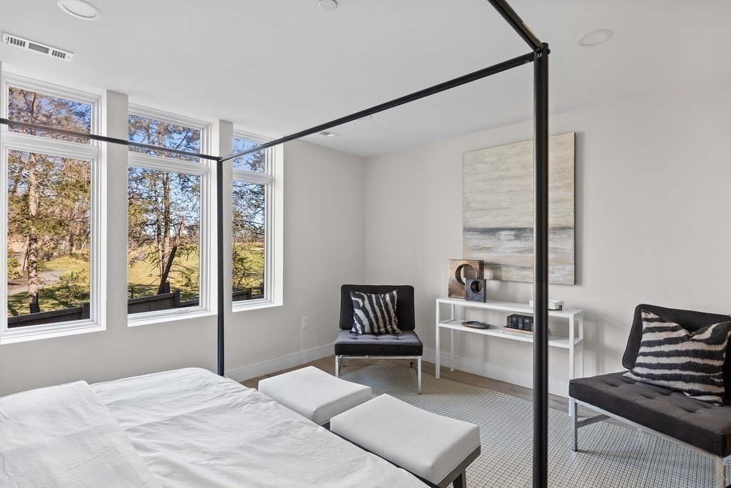 20 Kinmonth Rd # 108