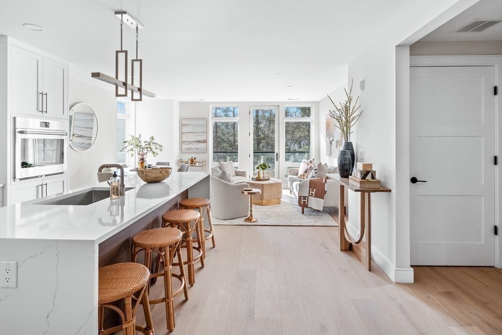 20 Kinmonth Rd # 108