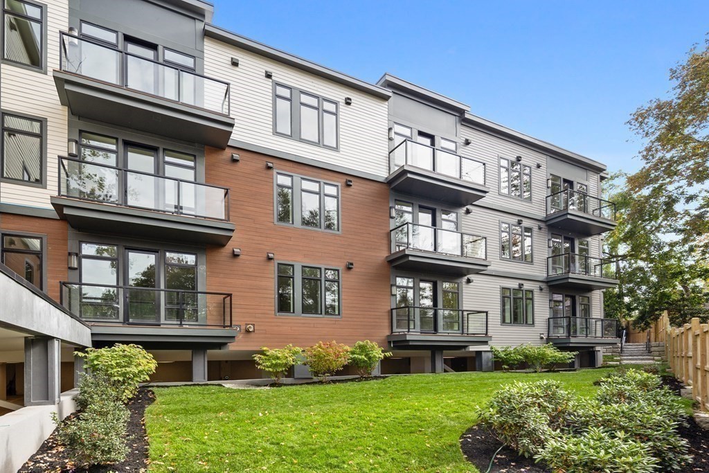 20 Kinmonth Rd # 108