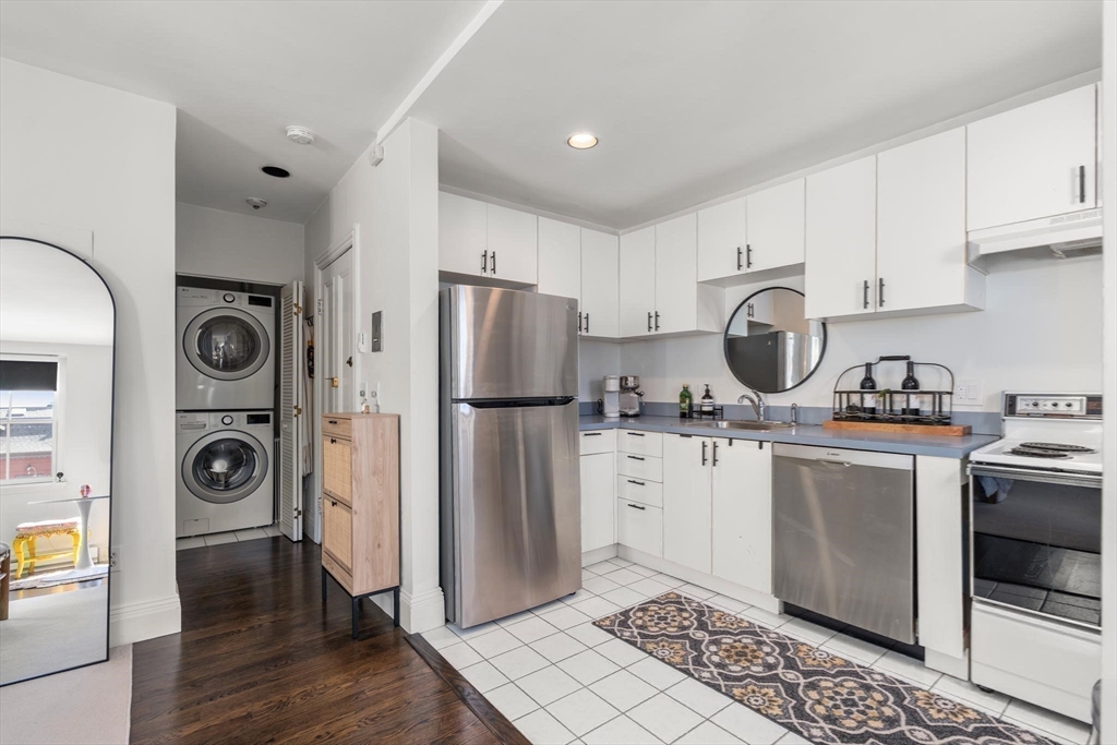 80 W Concord St # 4