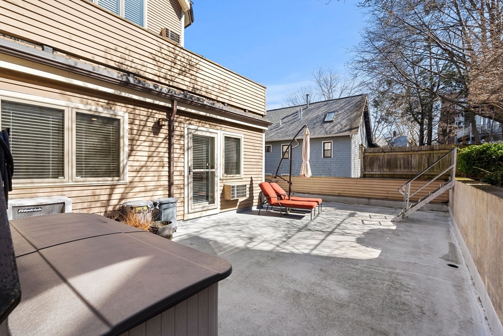 626 Washington St # 1
