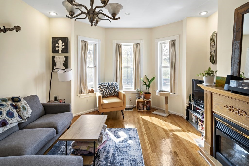 176 Hyde Park Ave # 1