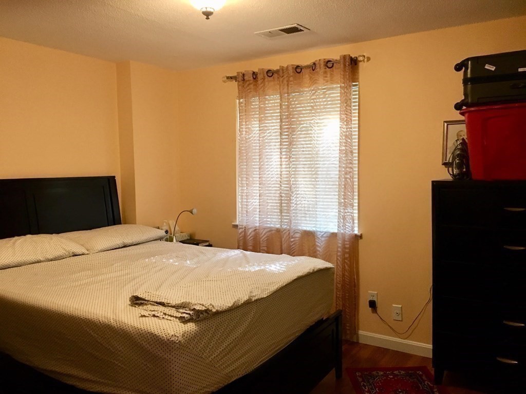 32 Village Hill Ln # 32
