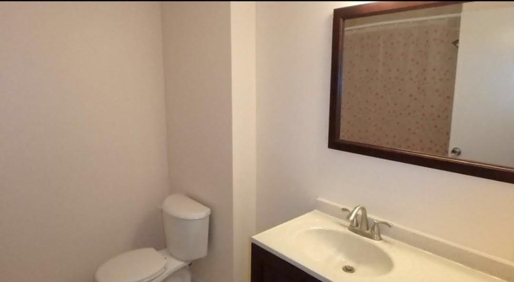 32 Village Hill Ln # 32