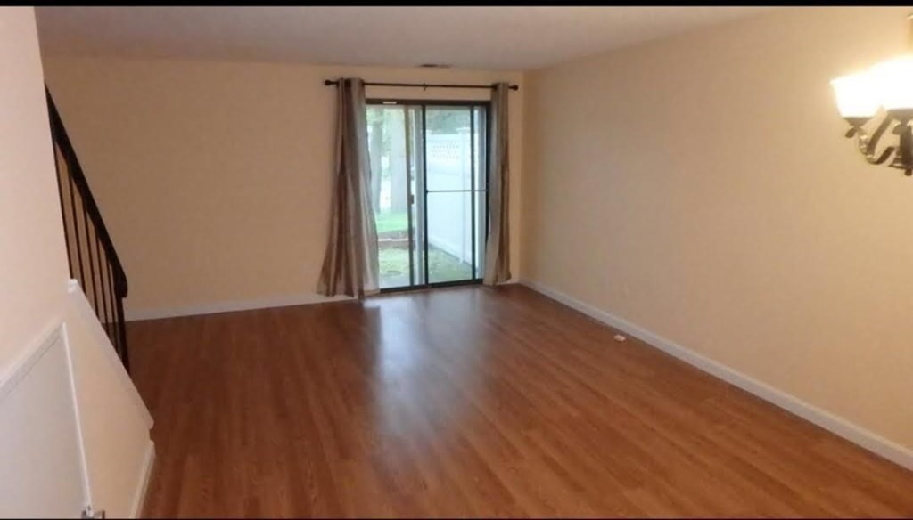 32 Village Hill Ln # 32