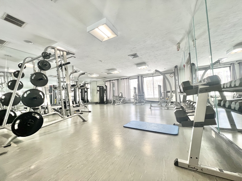 32 Village Hill Ln # 32