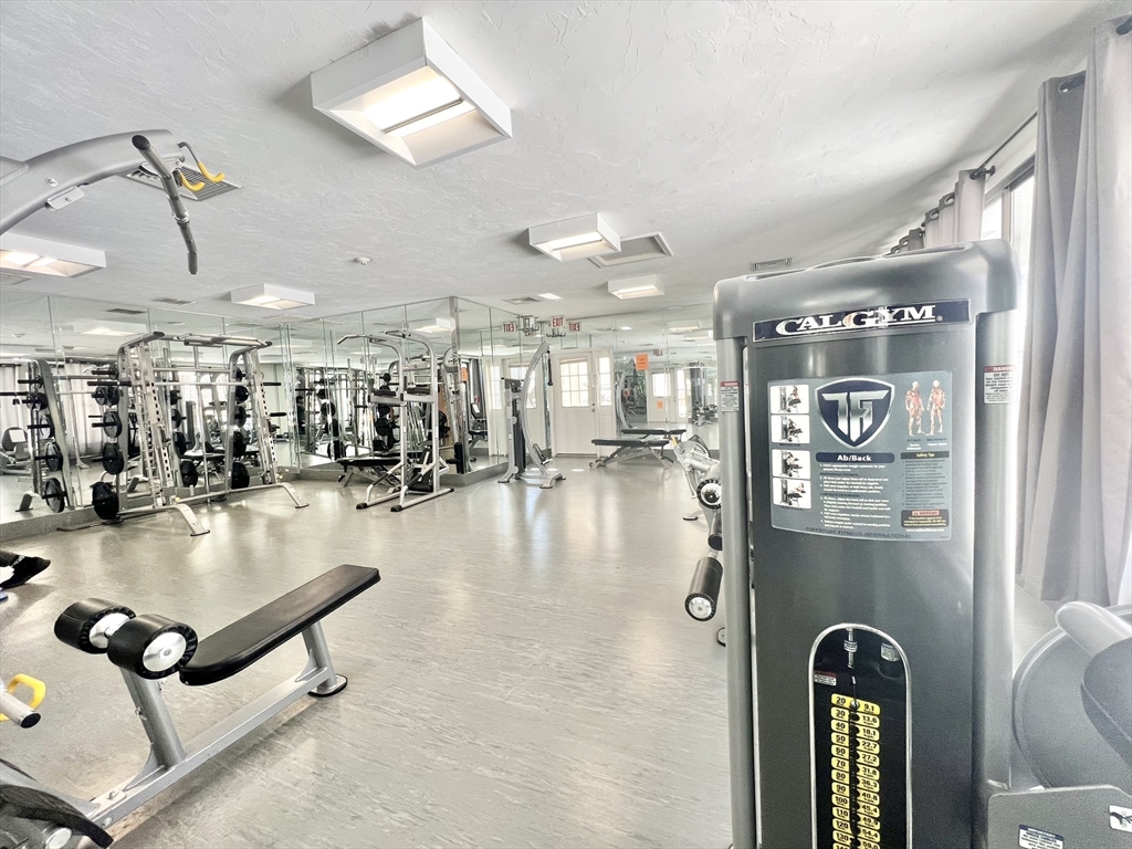 32 Village Hill Ln # 32