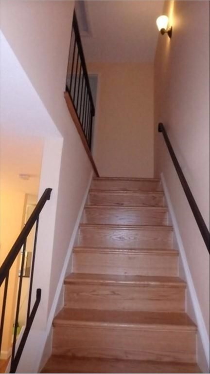 32 Village Hill Ln # 32