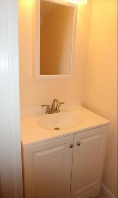 32 Village Hill Ln # 32