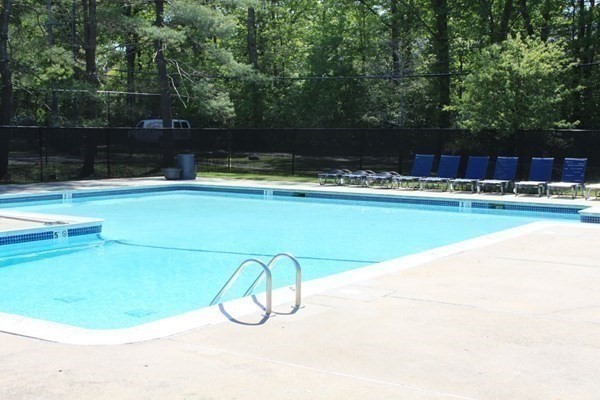 32 Village Hill Ln # 32