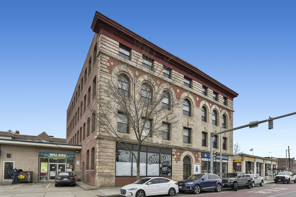 244 Brighton Ave # 304