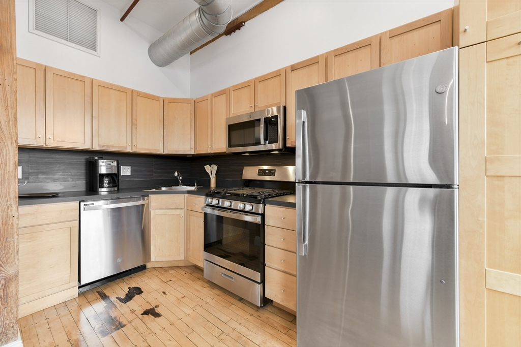 244 Brighton Ave # 304