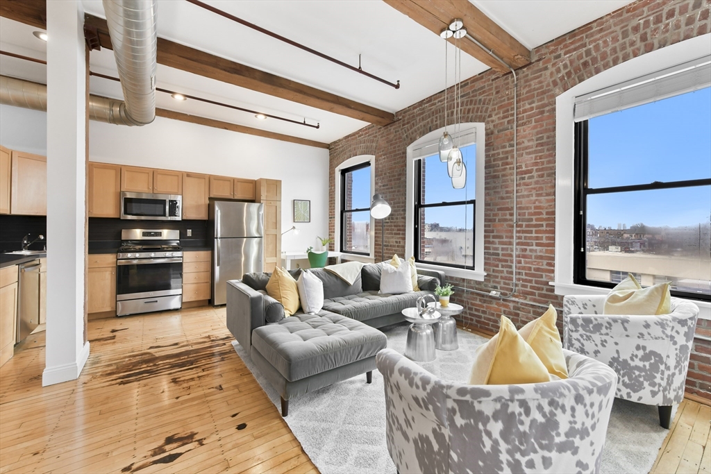 244 Brighton Ave # 304
