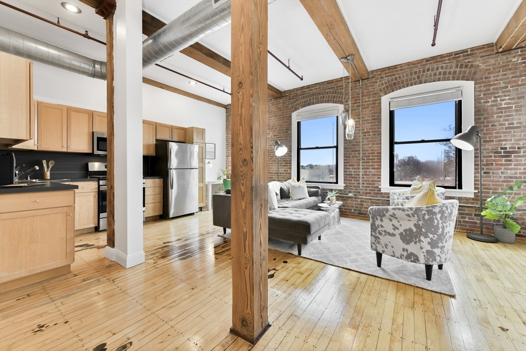 244 Brighton Ave # 304