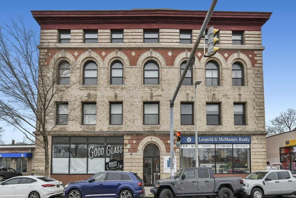 244 Brighton Ave # 304