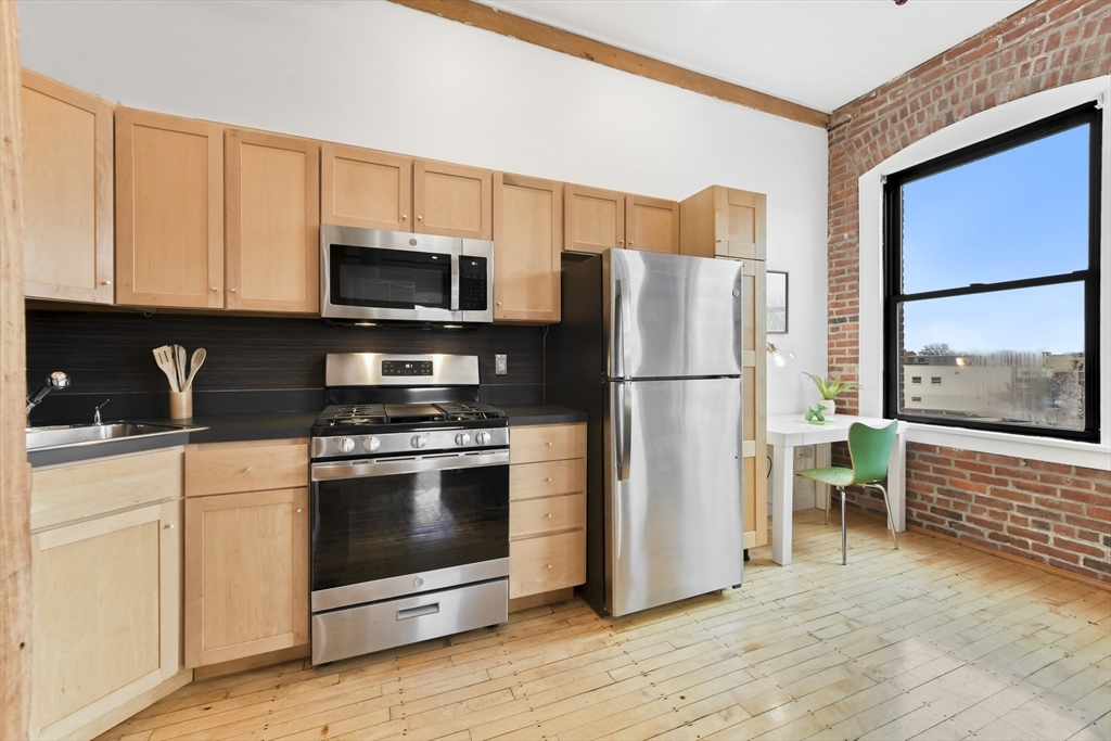 244 Brighton Ave # 304