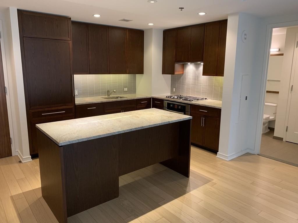 580 Washington St. # 606