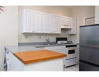 547 Columbus Ave # 3R