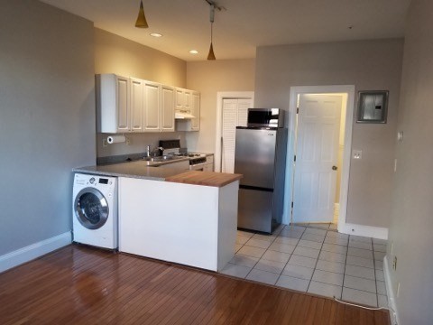 547 Columbus Ave # 3R