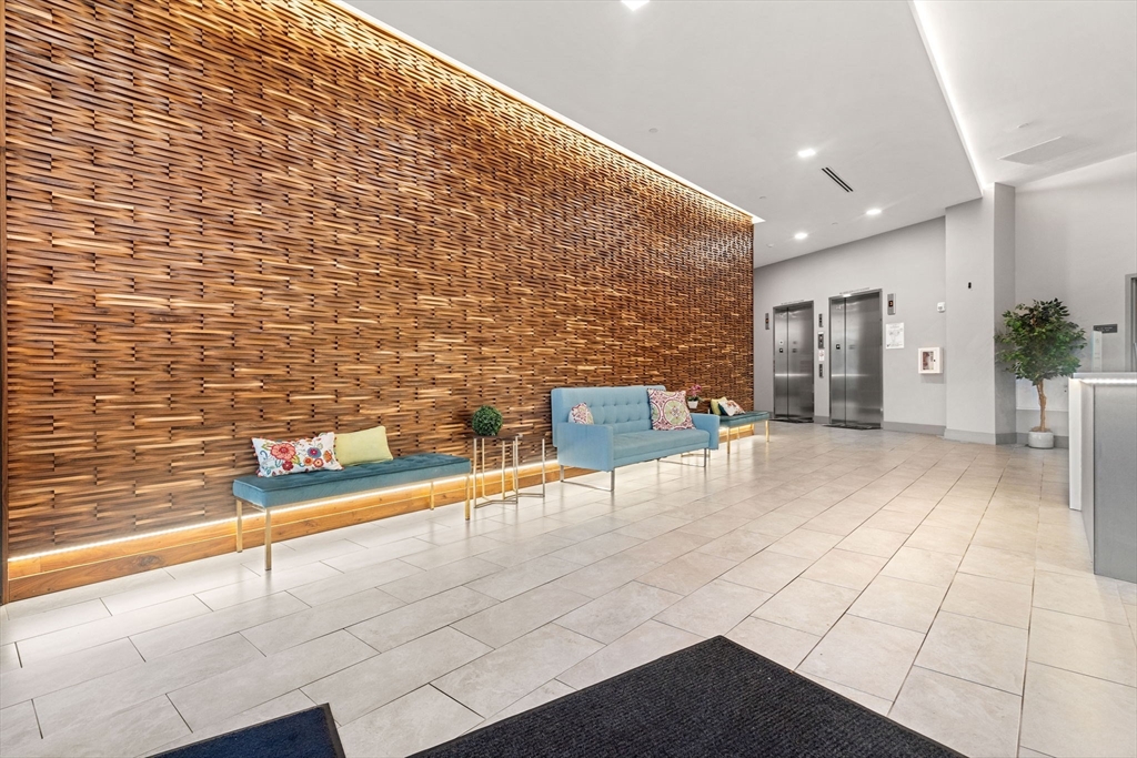 3531 Washington Street # 327