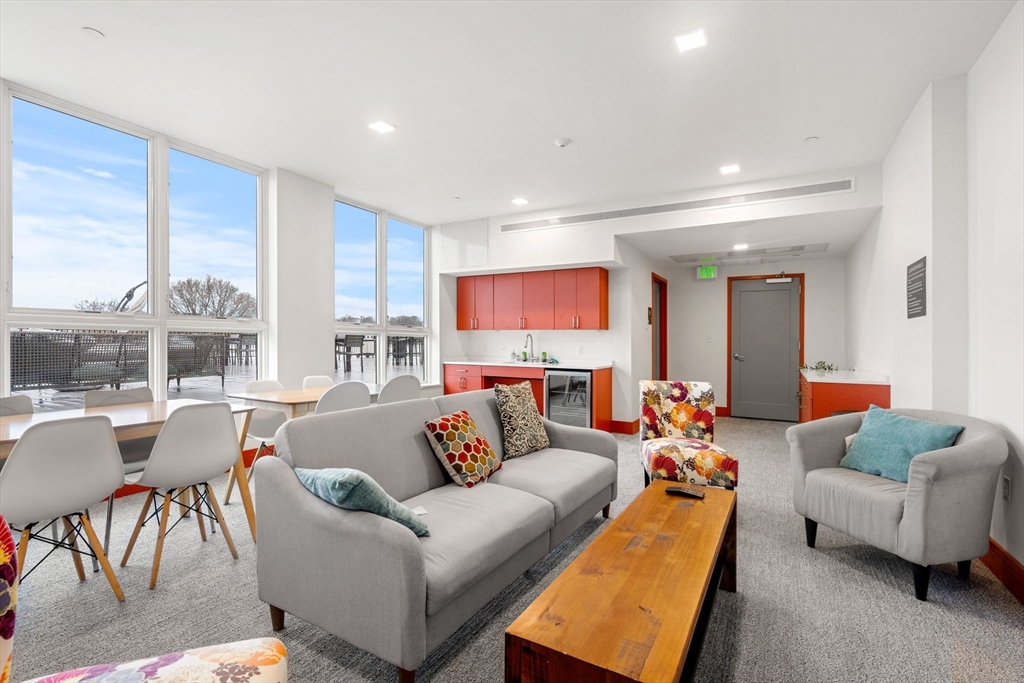 3531 Washington Street # 327