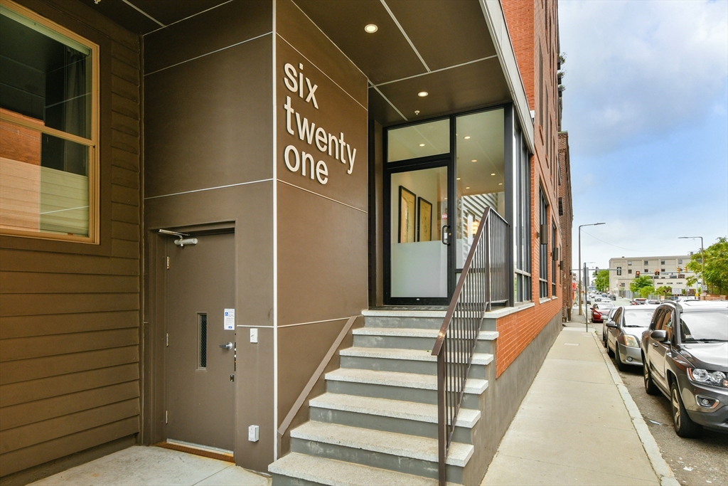 621 E First Street # B6