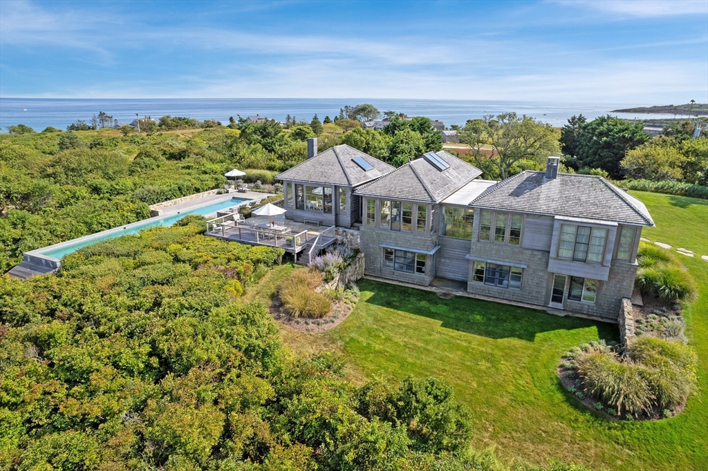 2 Squibnocket Rd