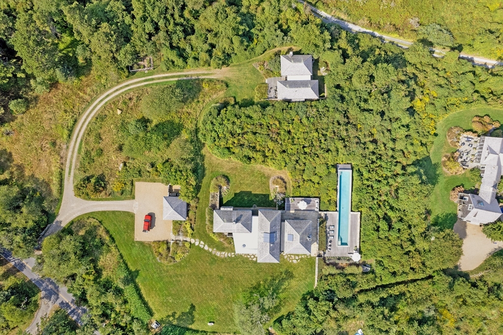 2 Squibnocket Rd