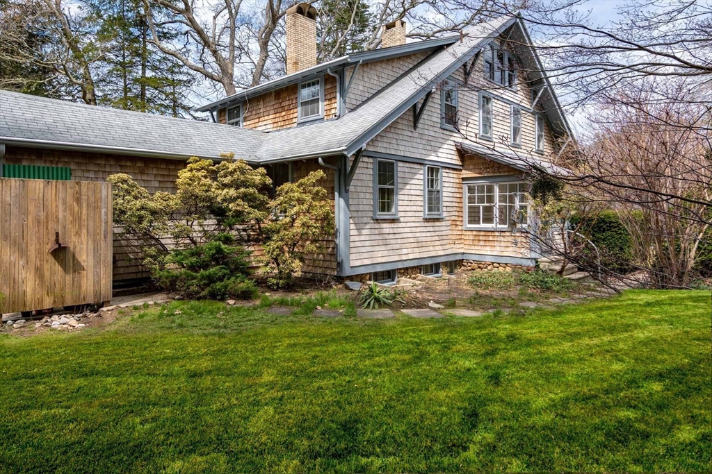 70 Tashmoo Ave