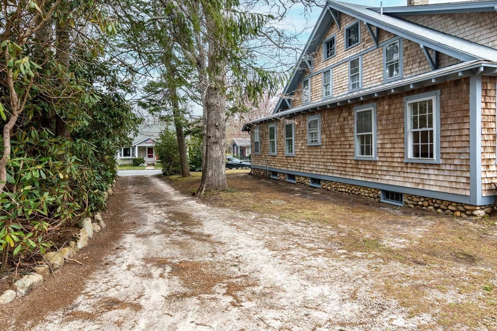 70 Tashmoo Ave