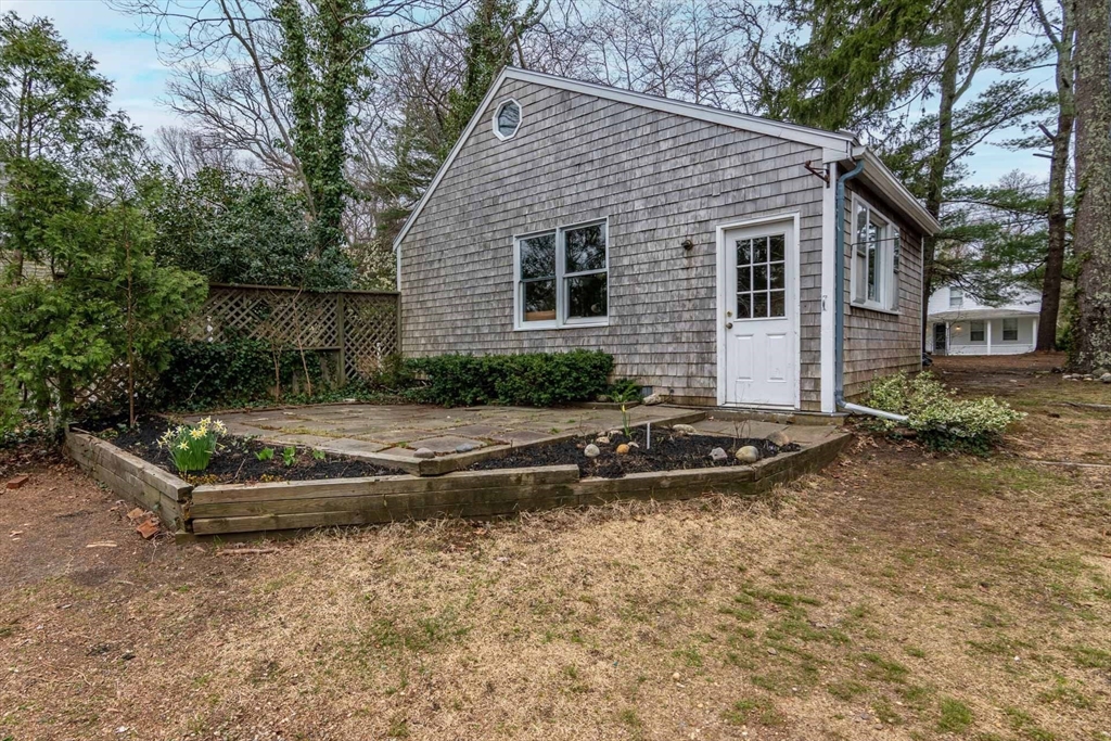 70 Tashmoo Ave