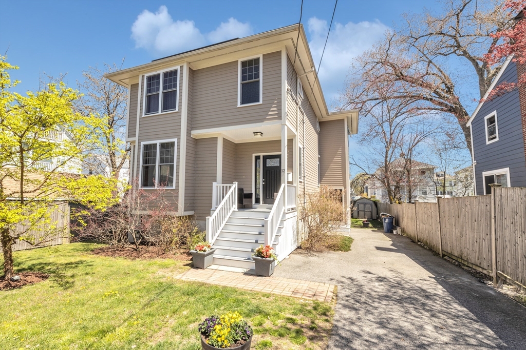12 Sammett Avenue