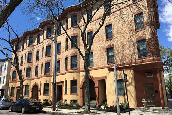 114 Willow St # 3