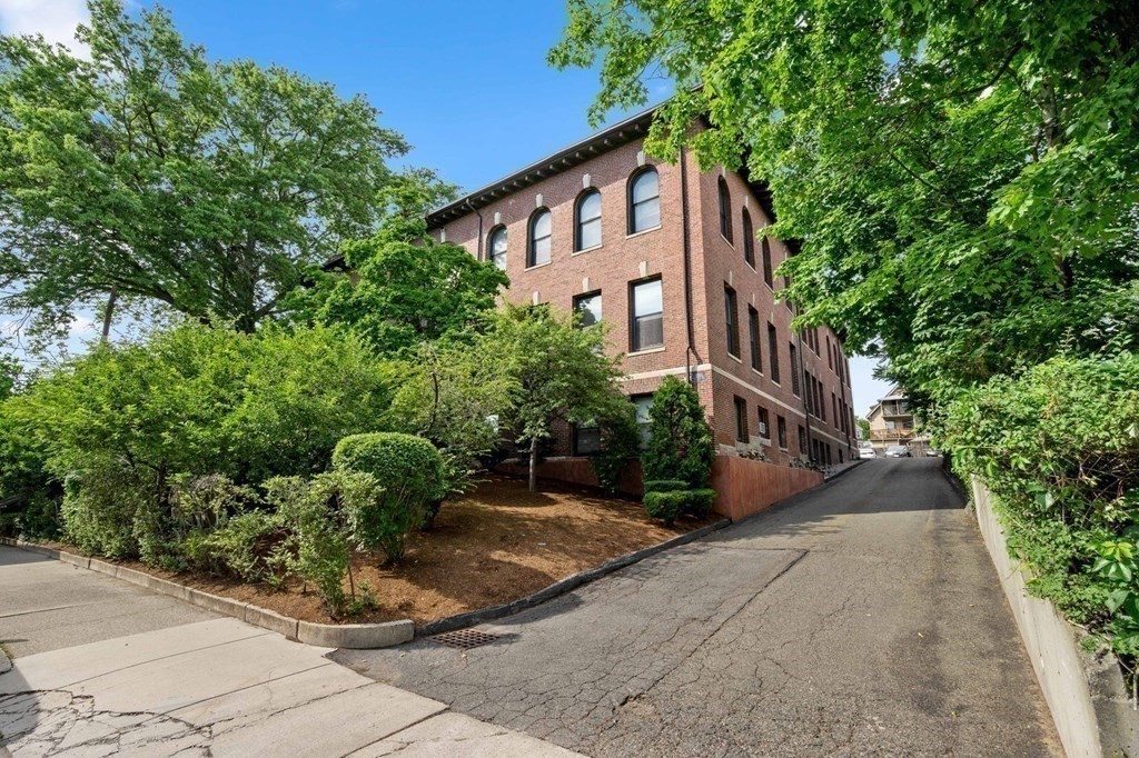 185 Morrison Ave # 102