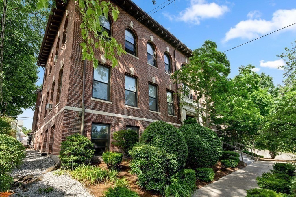 185 Morrison Ave # 102