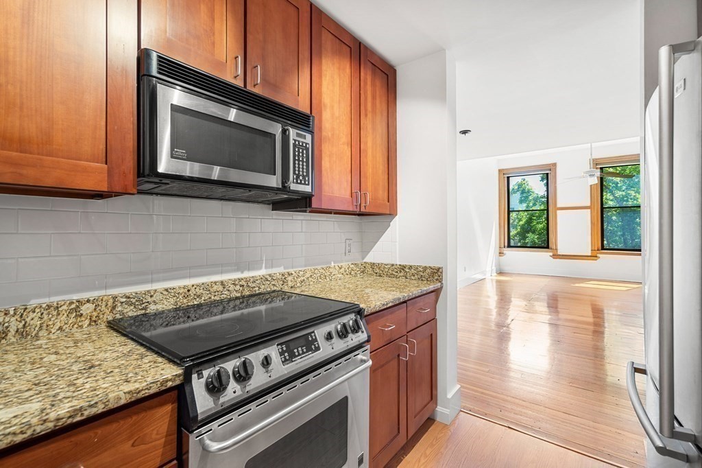 185 Morrison Ave # 102