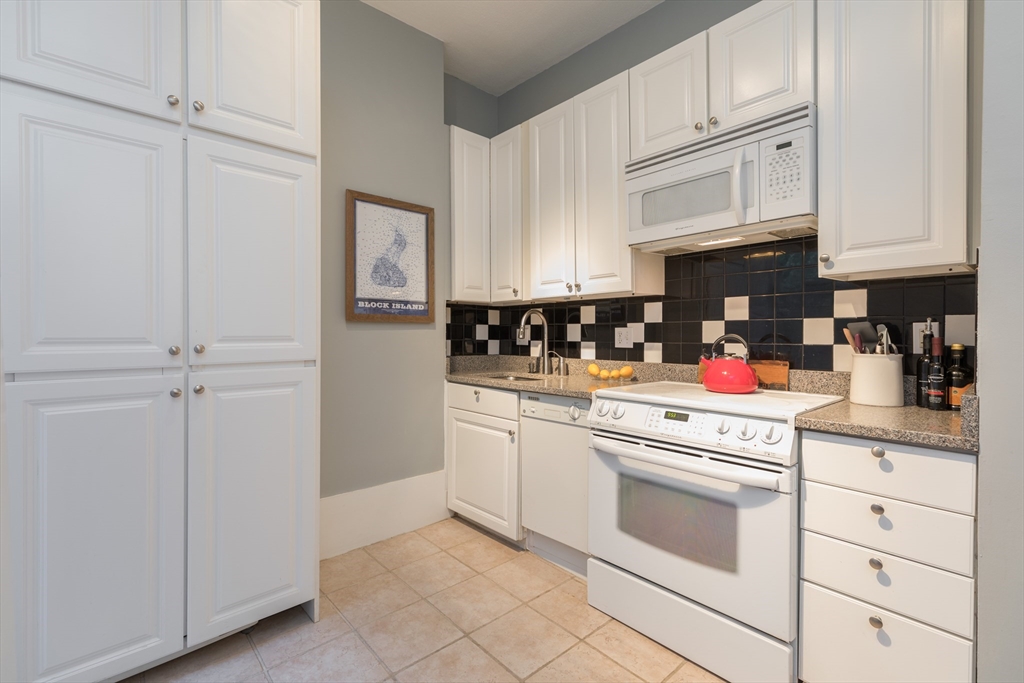 20 Gray St # 3