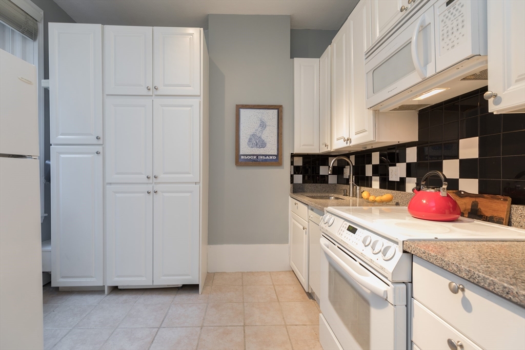 20 Gray St # 3