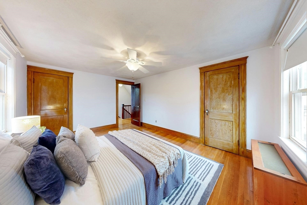 19 Barrett St