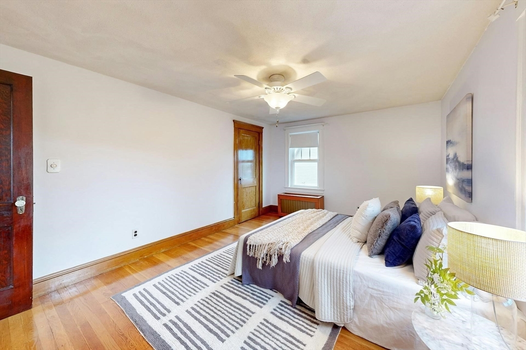 19 Barrett St
