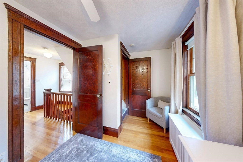 19 Barrett St