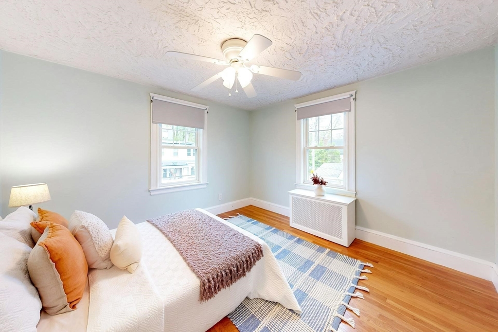 19 Barrett St