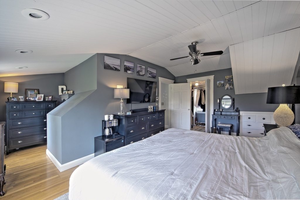 399 Lowell